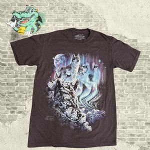 [SOLD] NWOT The Mountain Find 10 Wolves T-shirt Size S